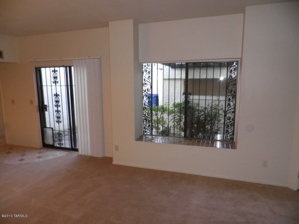 3249 N Glen Creek