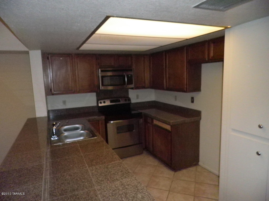 3249 N Glen Creek