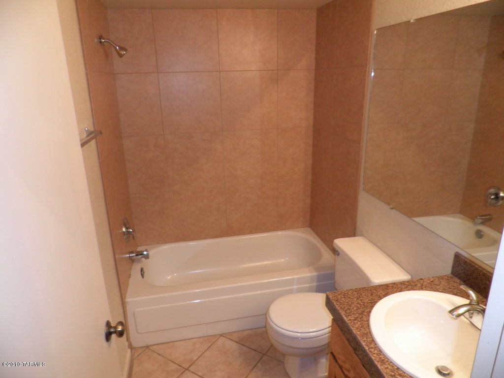 3249 N Glen Creek