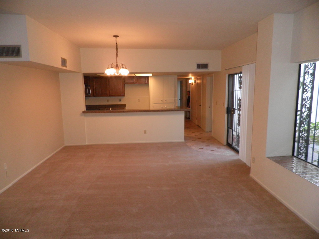 3249 N Glen Creek