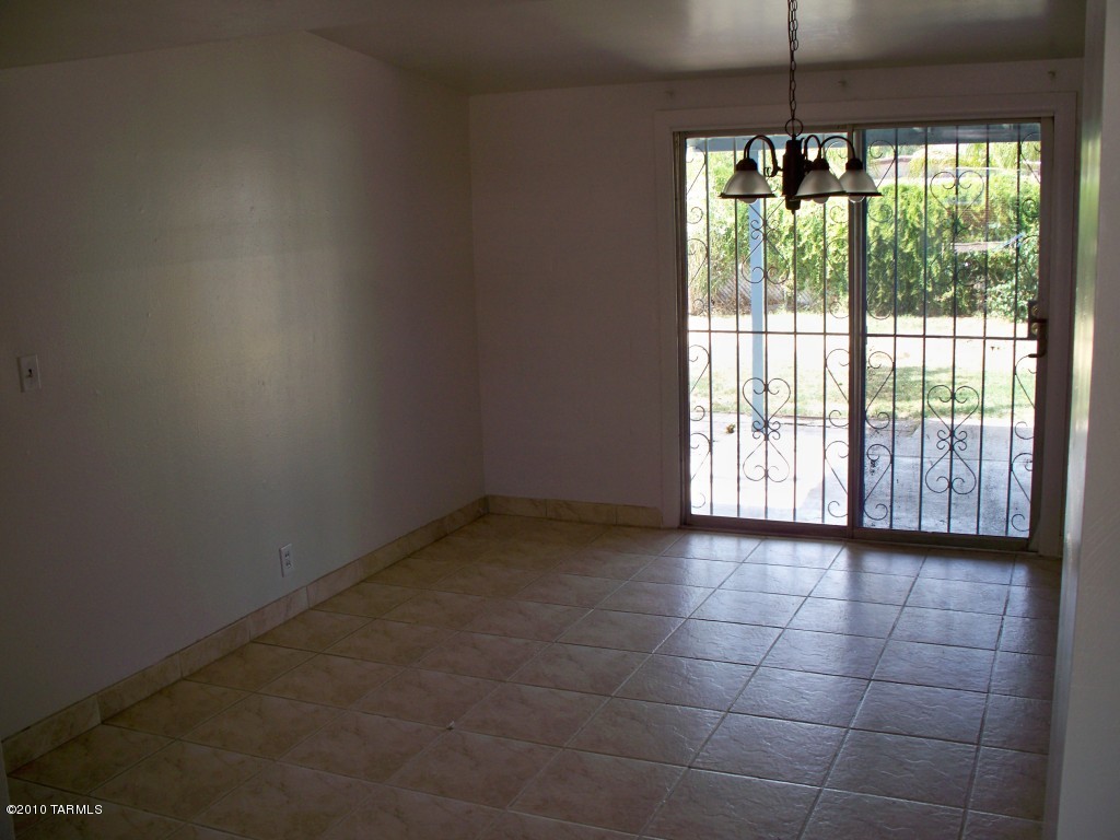 1156 W Edgewater Drive