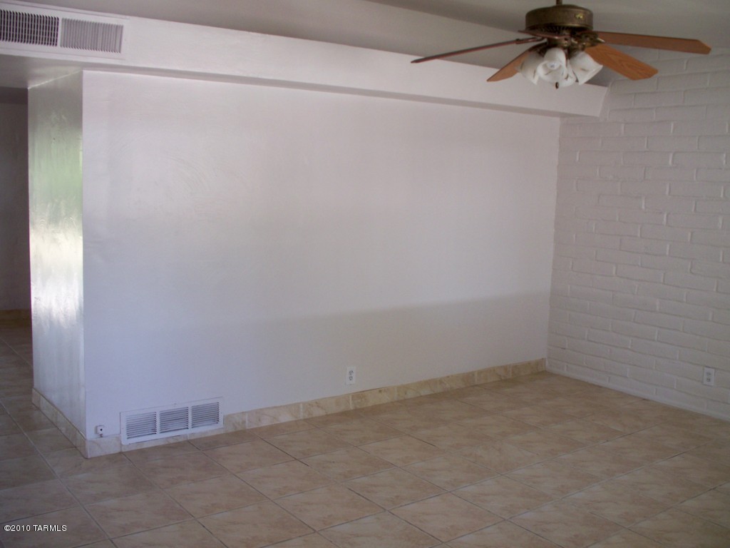 1156 W Edgewater Drive