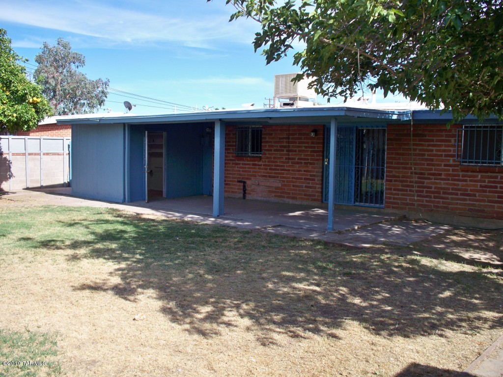 1156 W Edgewater Drive