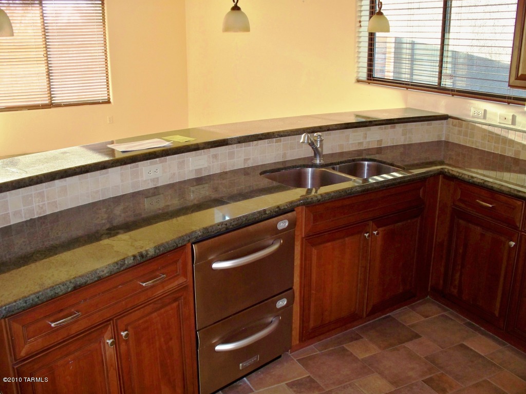 11529 N Moon Ranch