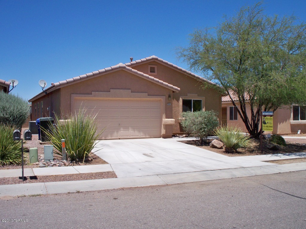 2216 W Frostwood