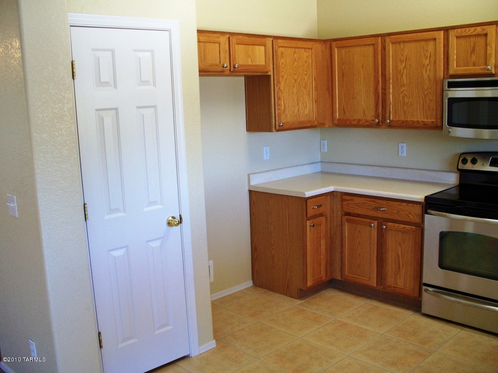 2216 W Frostwood