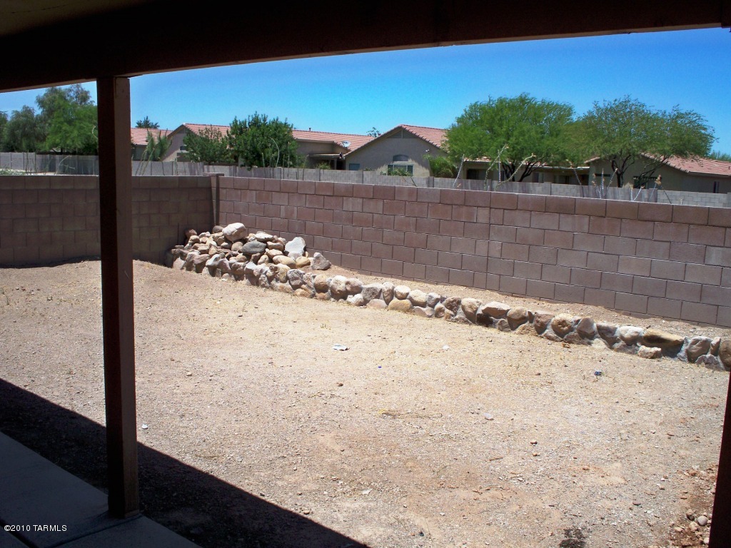 2216 W Frostwood