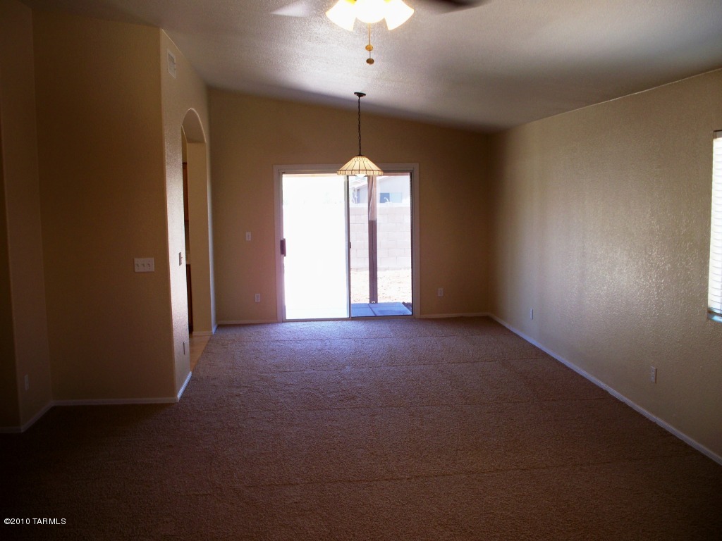 2216 W Frostwood