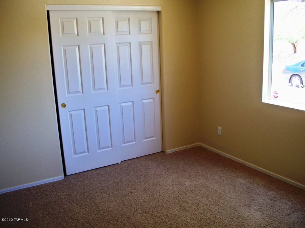 2216 W Frostwood