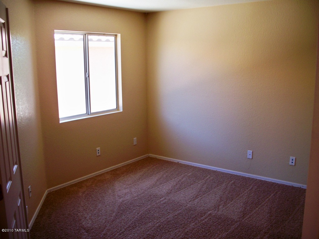 2216 W Frostwood