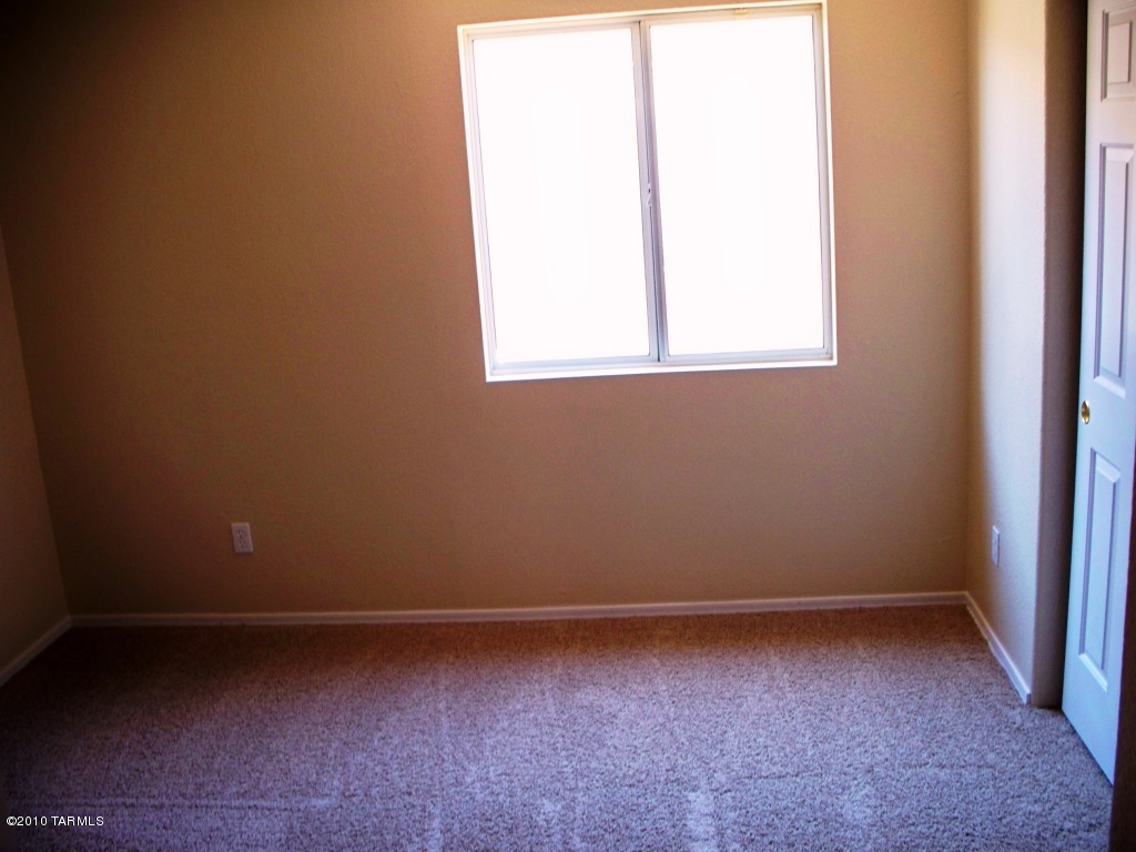 2216 W Frostwood