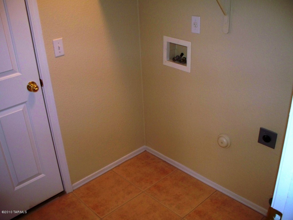 2216 W Frostwood
