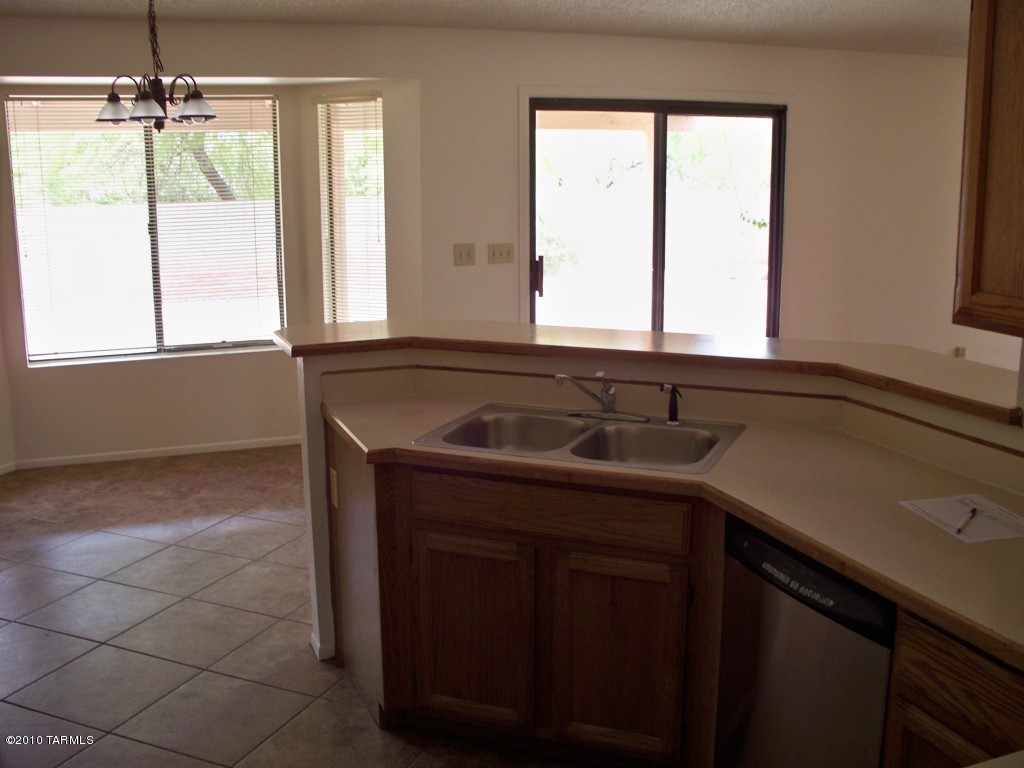 4739 W Daphne Lane
