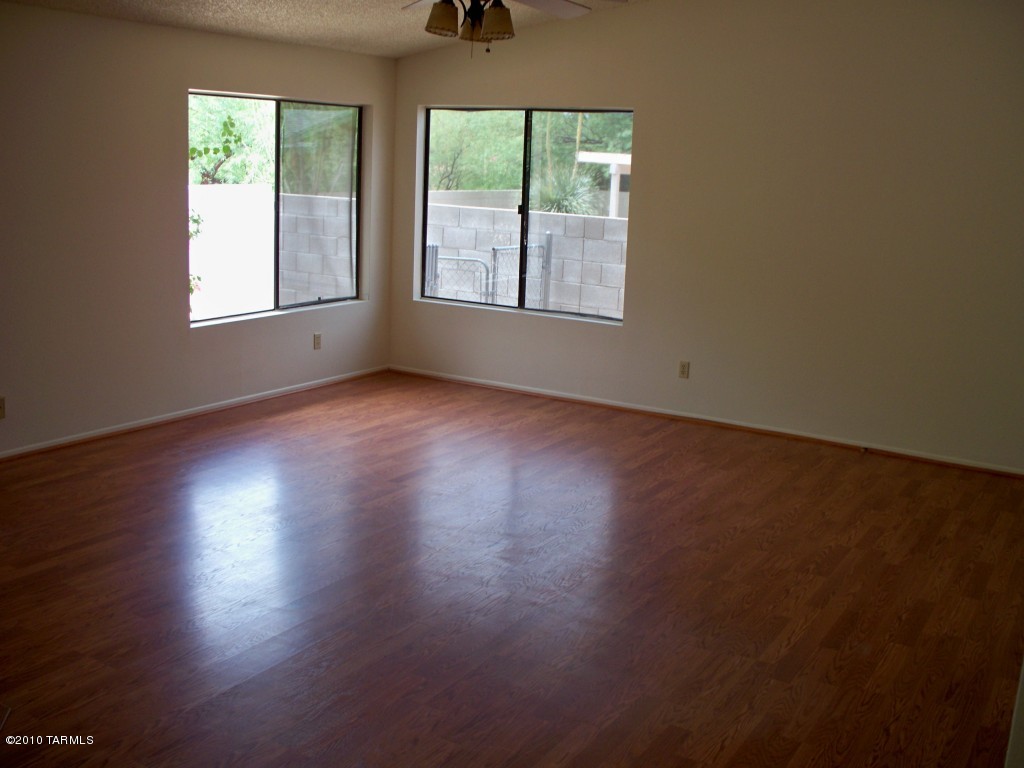 4739 W Daphne Lane