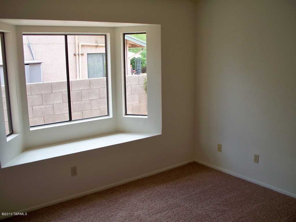 4739 W Daphne Lane