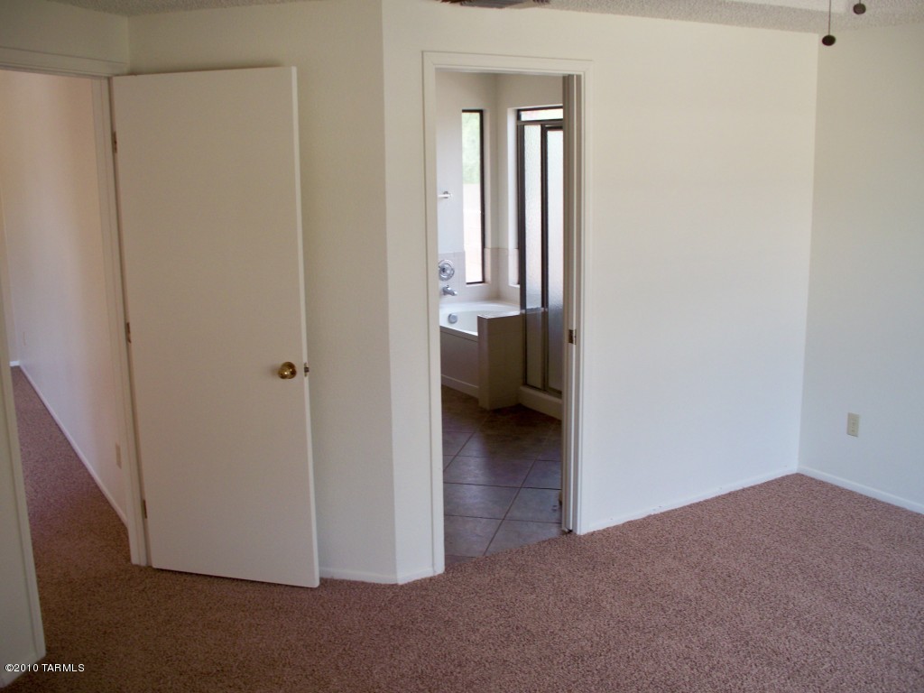 4739 W Daphne Lane