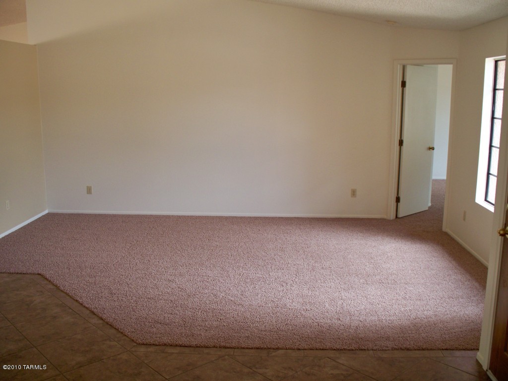 4739 W Daphne Lane