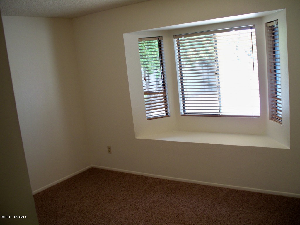 4739 W Daphne Lane