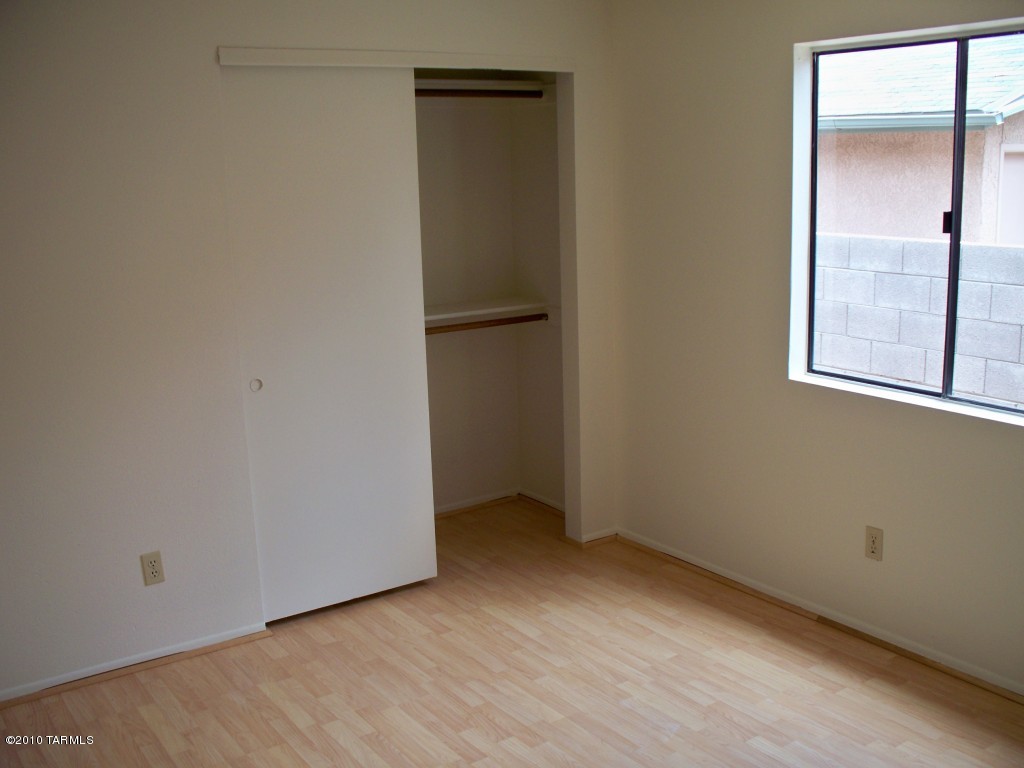 4739 W Daphne Lane