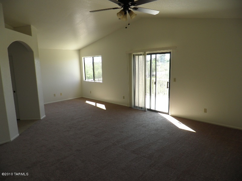 5013 W Hurston Drive