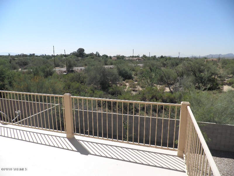 5013 W Hurston Drive