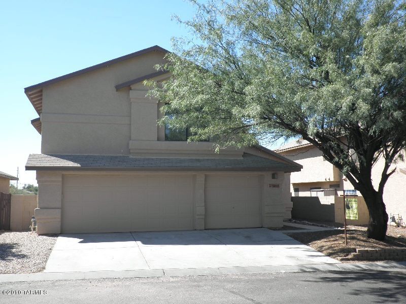 5013 W Hurston Drive