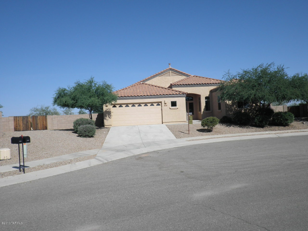 7400 S Climbing Ivy Drive