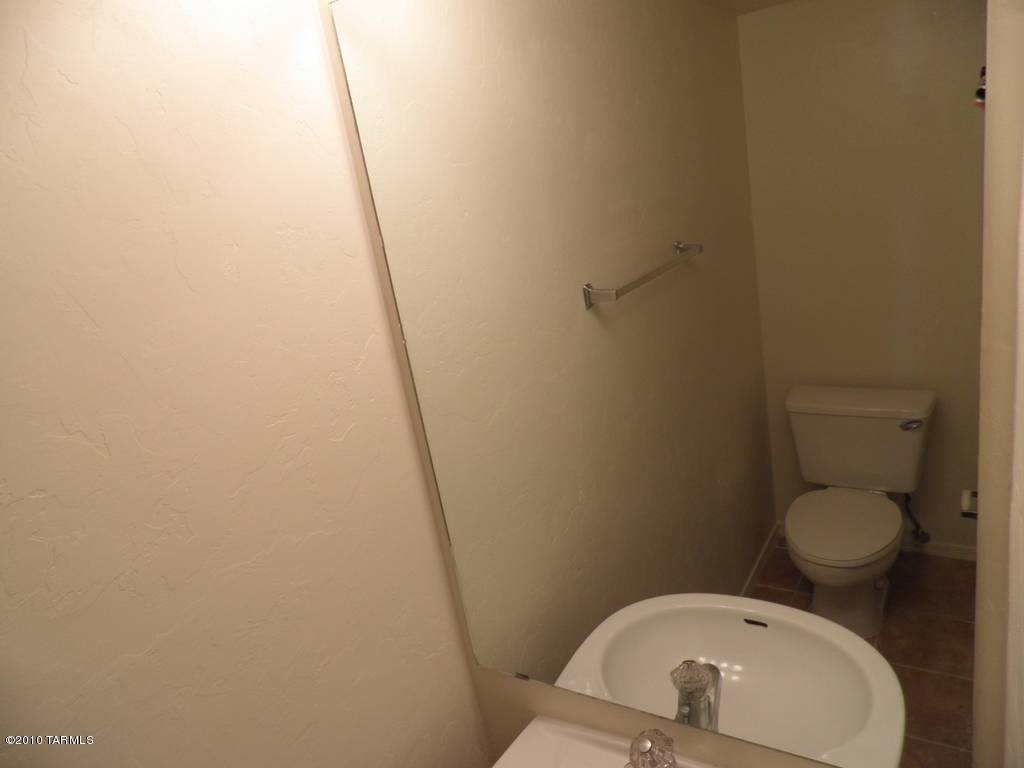 1280 W Crystalline Way