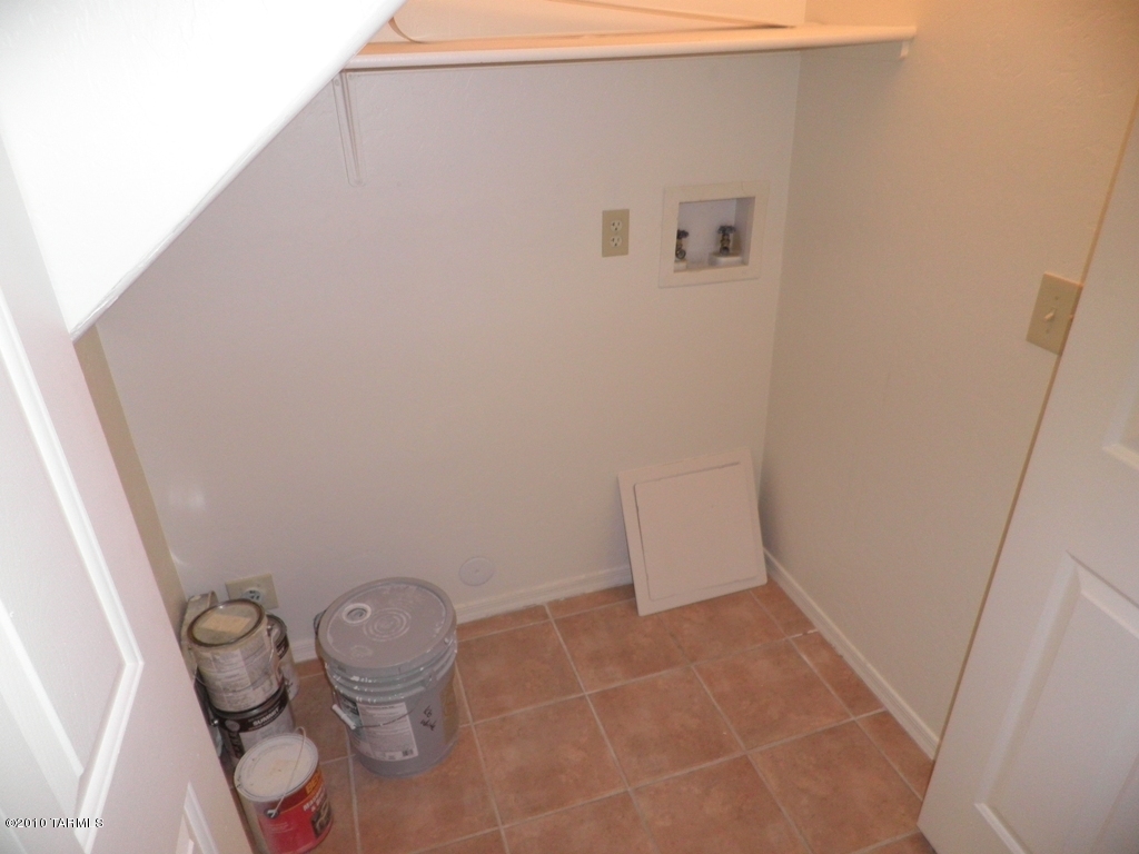 1280 W Crystalline Way