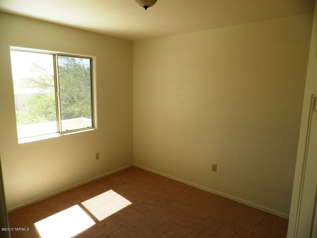 1280 W Crystalline Way