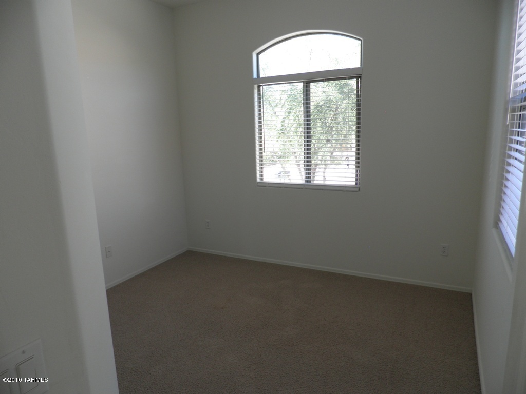 4915 W New Shadow Way