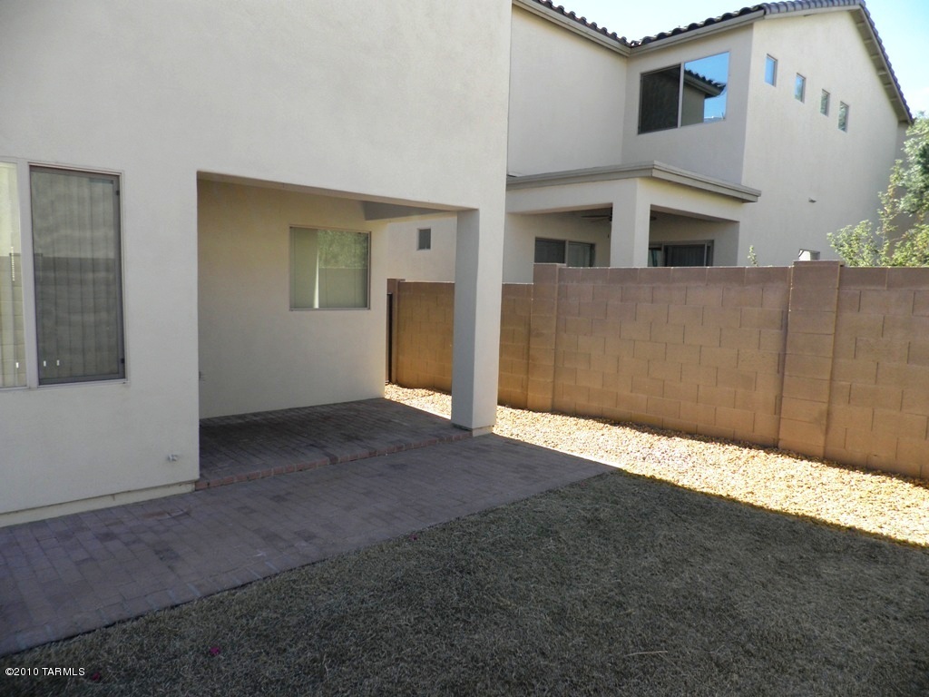 111 E Calle Del Rondador