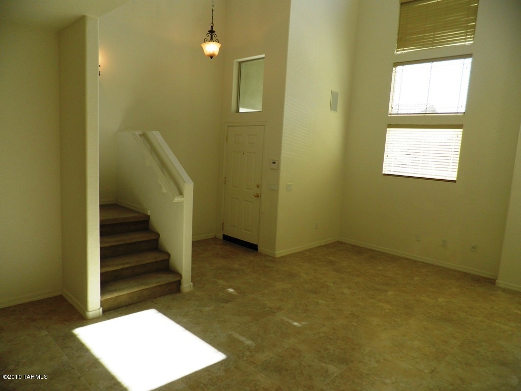 111 E Calle Del Rondador