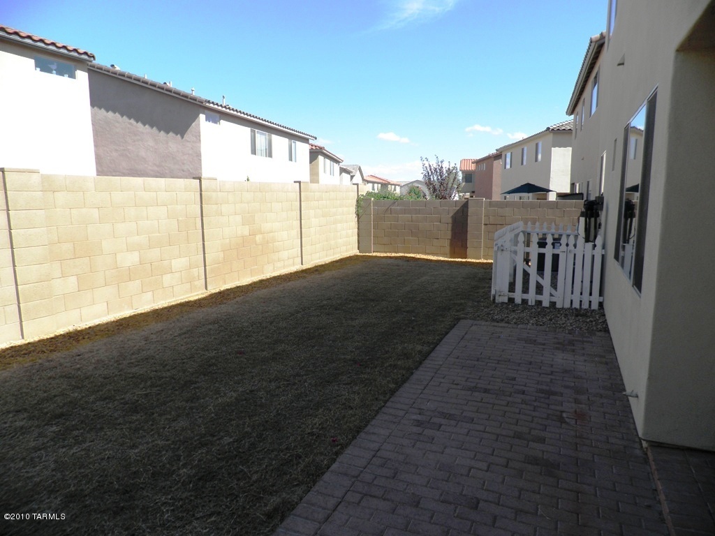 111 E Calle Del Rondador