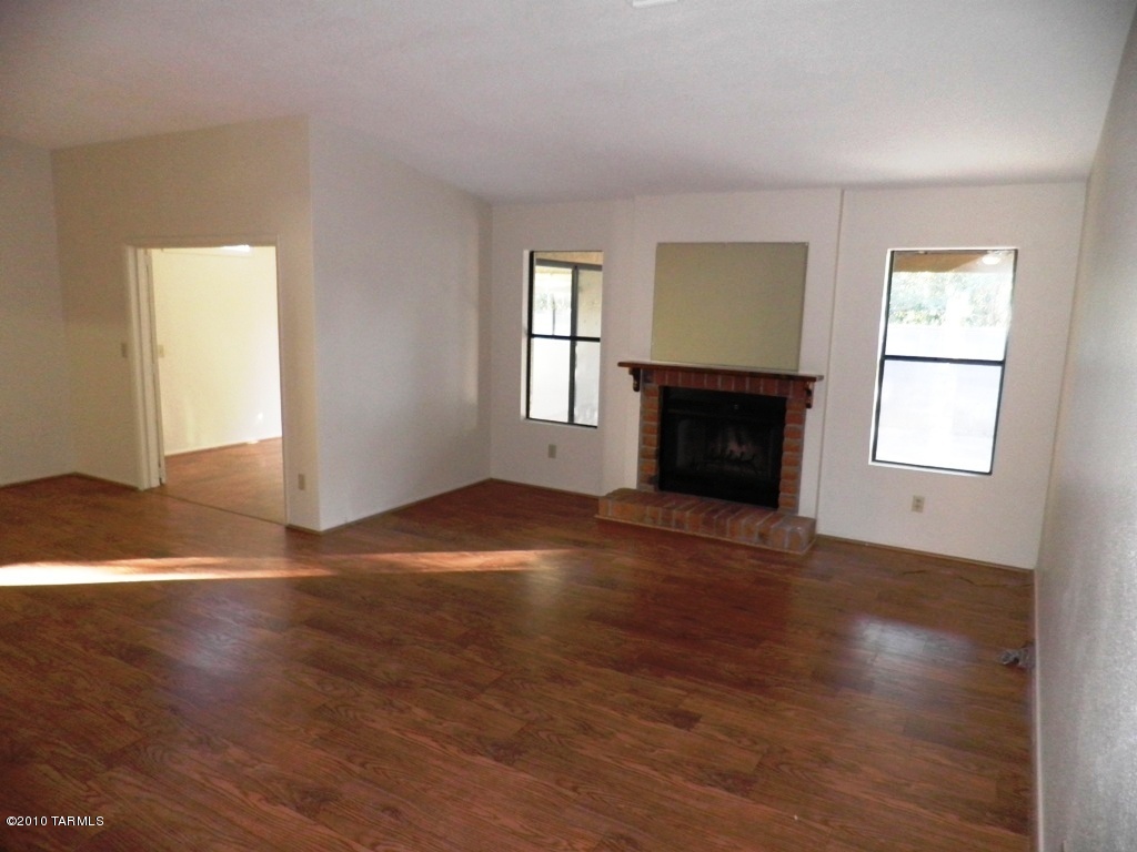 3625 W Butterfly Lane