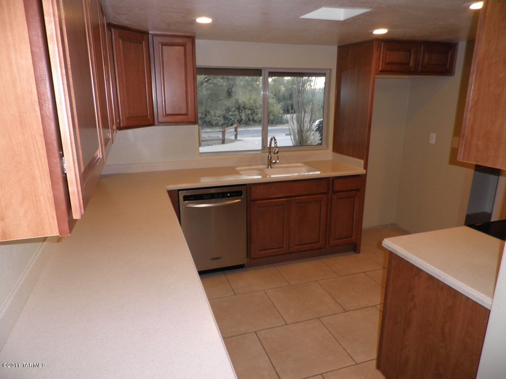 1422 W Avenida De Las Americas