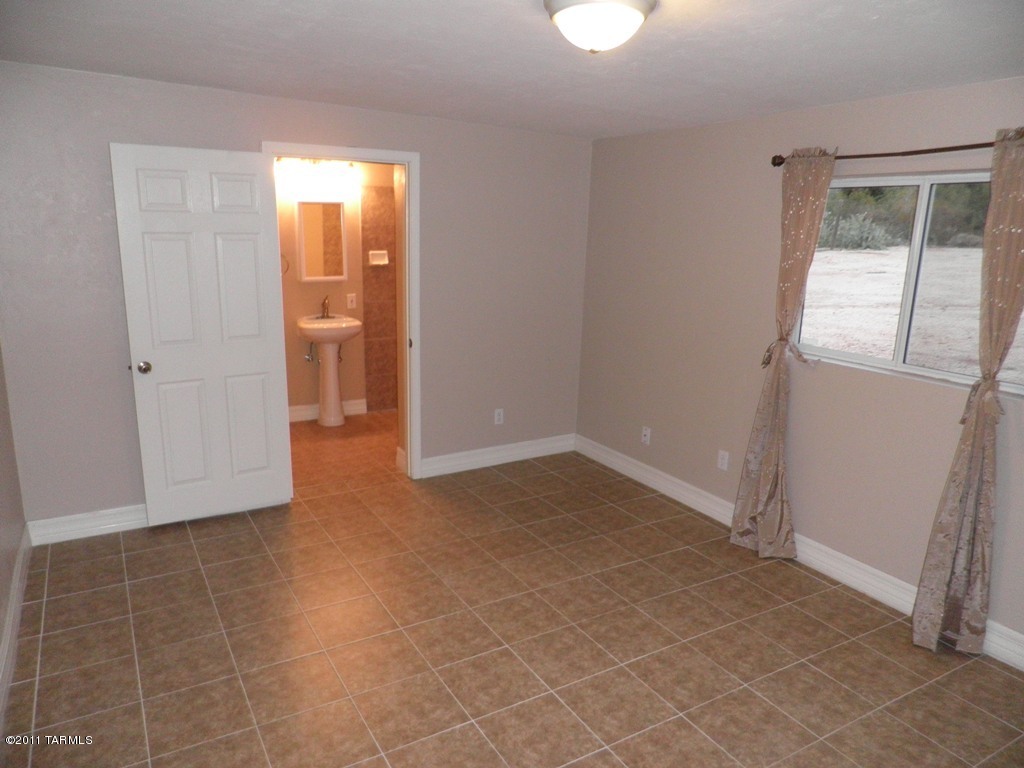 1422 W Avenida De Las Americas