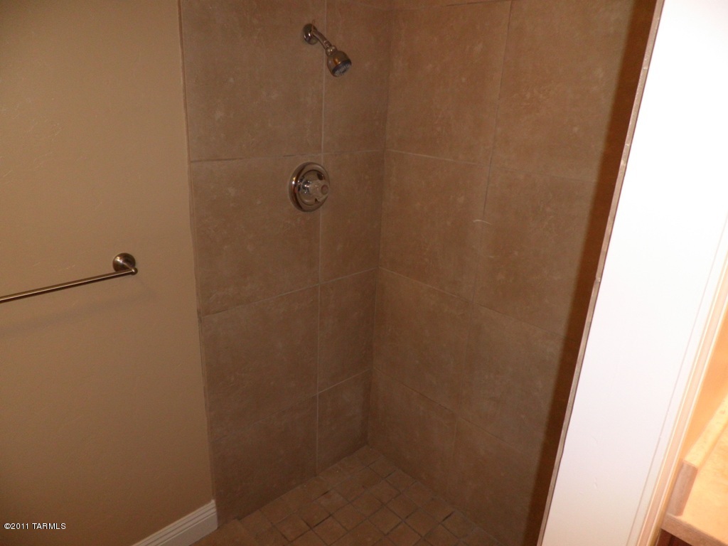 1422 W Avenida De Las Americas
