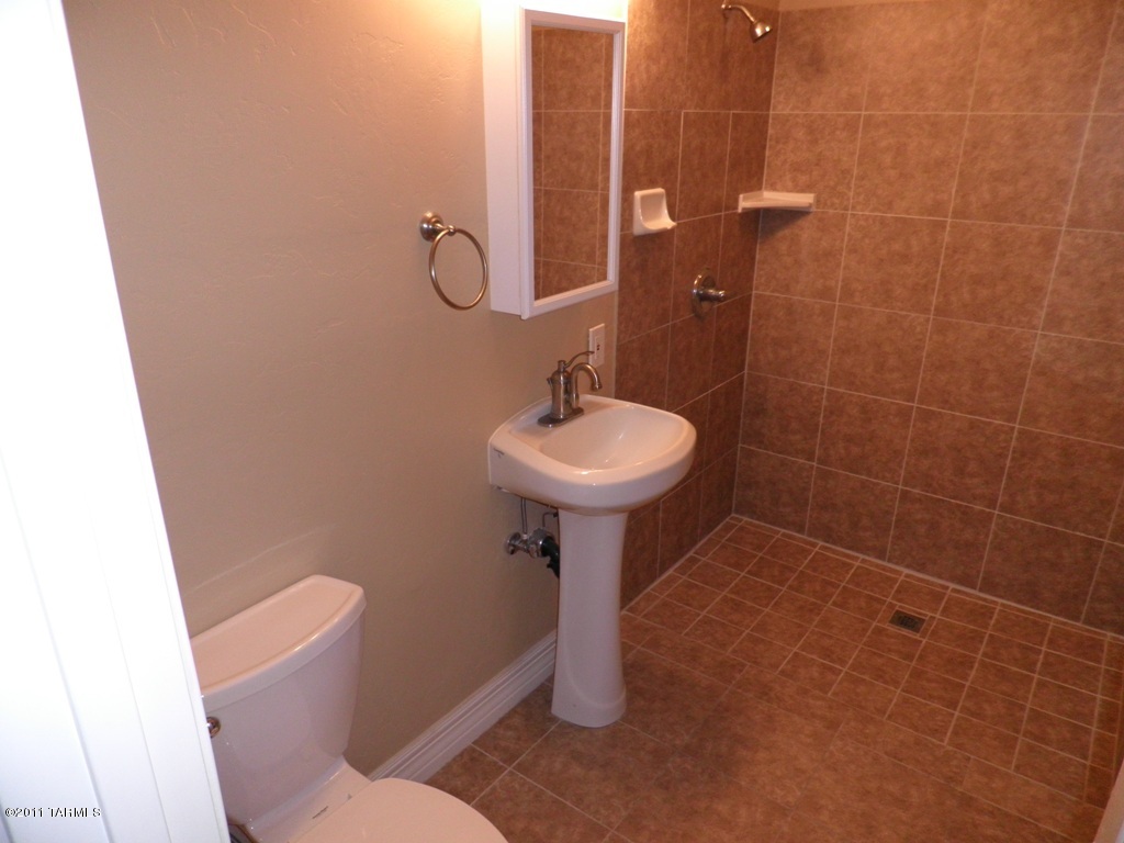1422 W Avenida De Las Americas