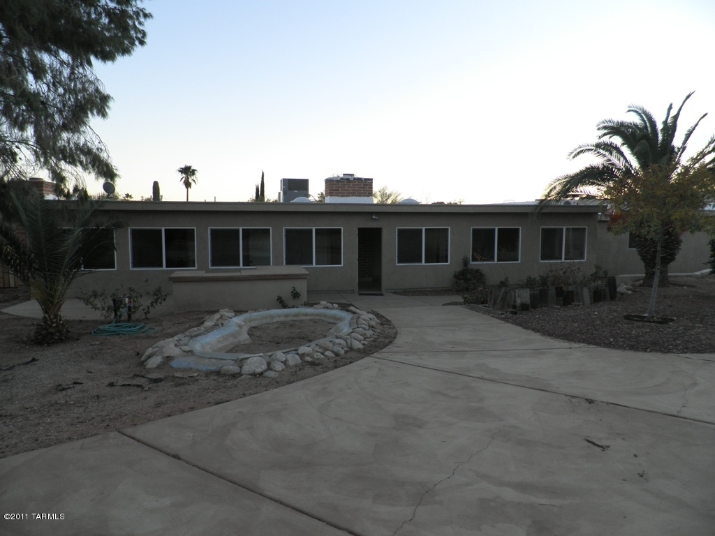 1422 W Avenida De Las Americas