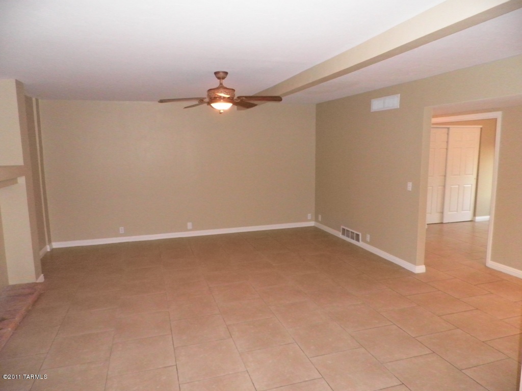 1422 W Avenida De Las Americas