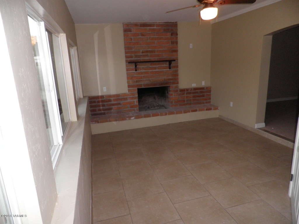 1422 W Avenida De Las Americas
