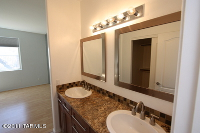 254 E Camino Lomas