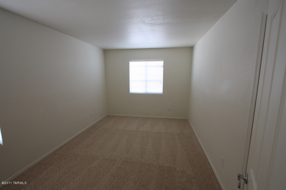 1244 S Flaxseed Drive