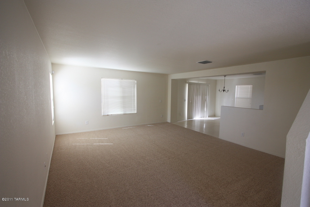 1244 S Flaxseed Drive