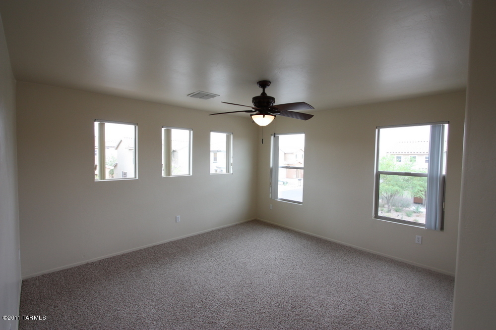 1602 W Blue Horizon Street