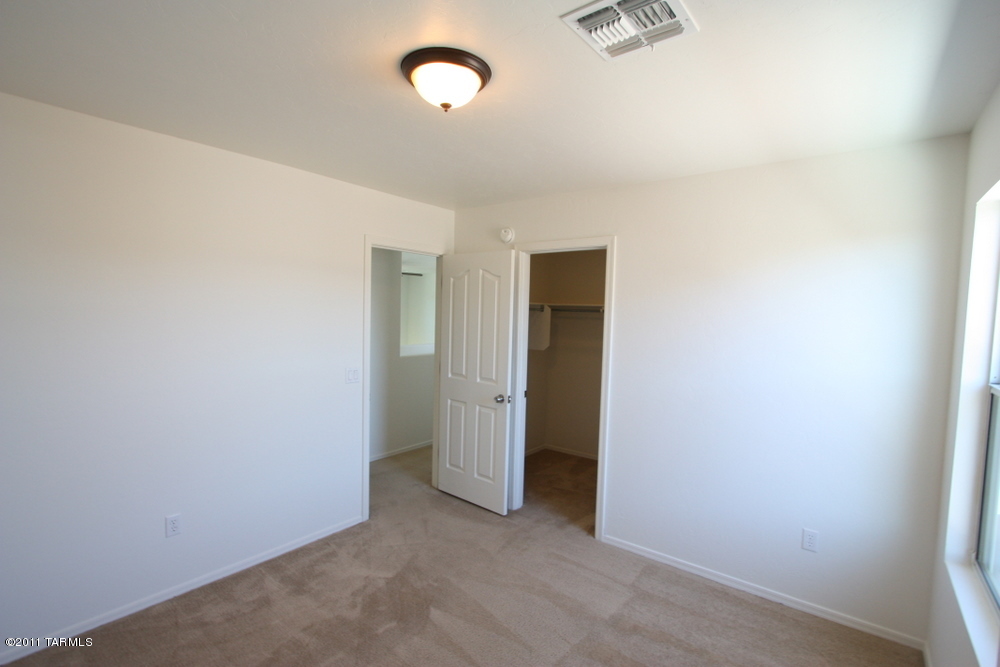 4948 W Calle Don Roberto