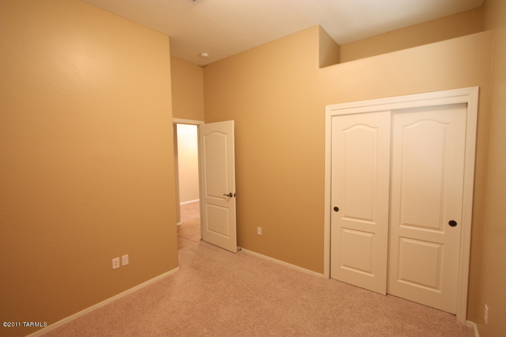7106 W Autumn Gold Court