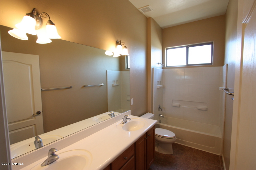 7106 W Autumn Gold Court