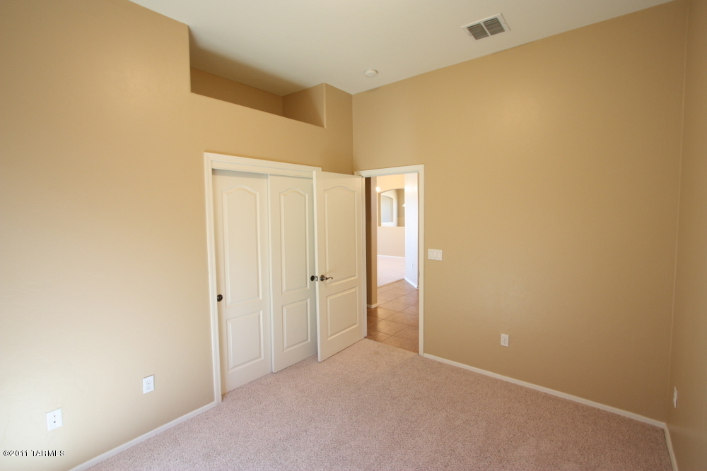 7106 W Autumn Gold Court